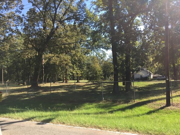 911 Ravendale Dr, Shreveport, LA 71107